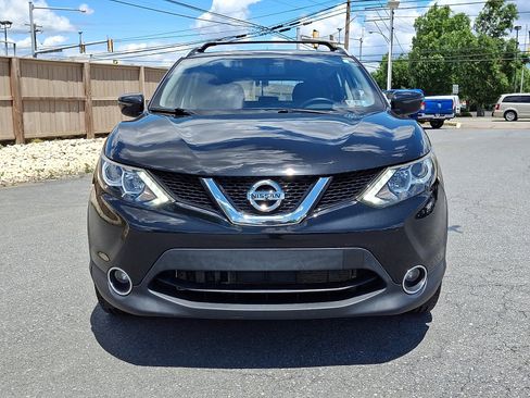 Used 2017 Nissan Rogue Sport SV w/ SV All-Weather Package AWD/4WD image 2