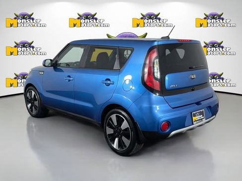 Used 2019 Kia Soul + image 7