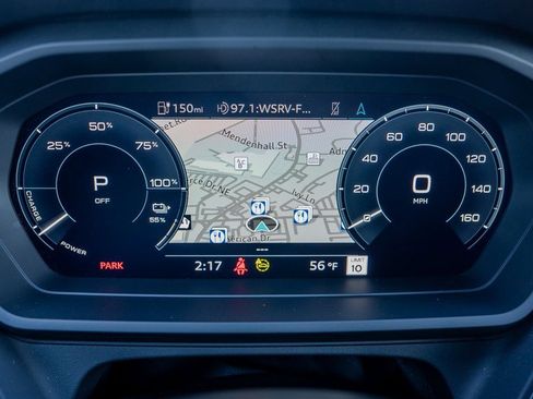 Used 2024 Audi Q4 e-tron Premium Plus image 9