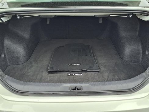 Used 2025 Nissan Altima 2.5 SV FWD image 24
