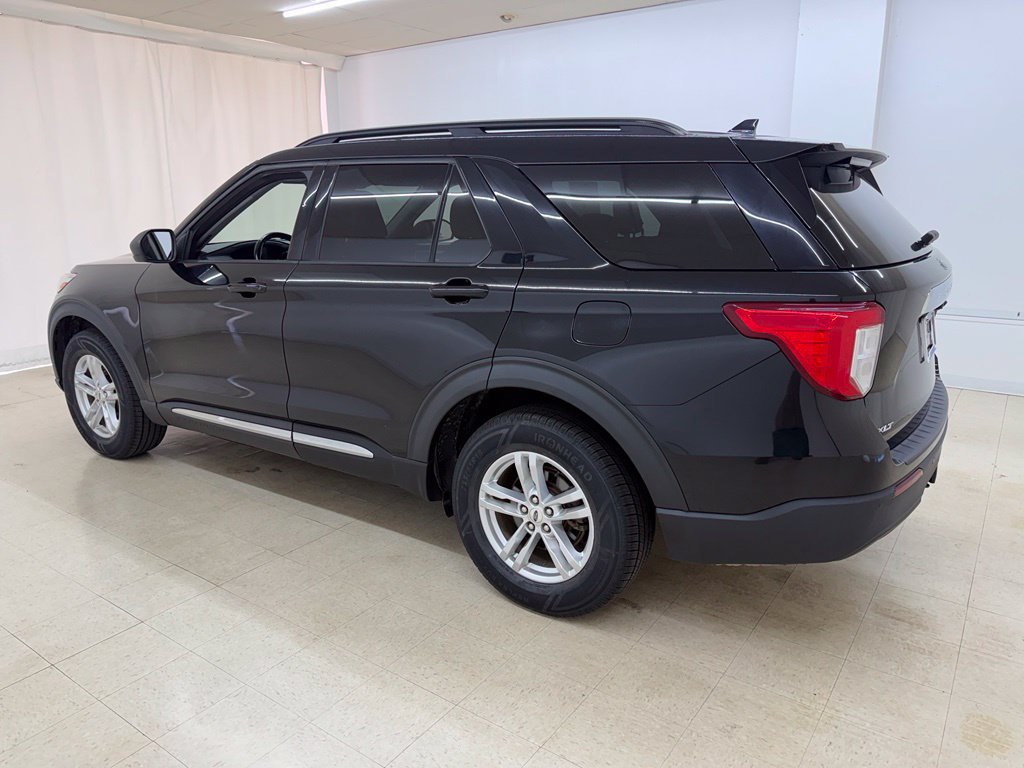 Used 2020 Ford Explorer XLT w/ Comfort Package AWD/4WD image 3