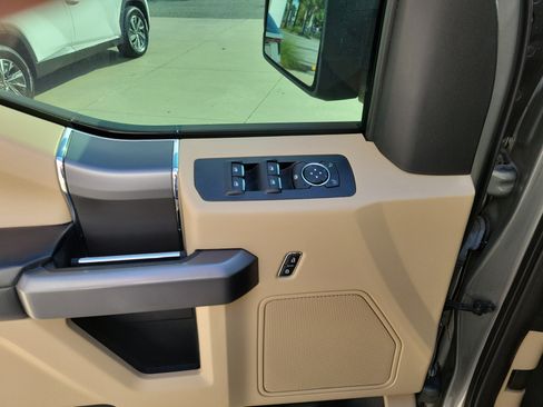 Used 2020 Ford F150 XLT w/ Equipment Group 302A Luxury AWD/4WD image 11