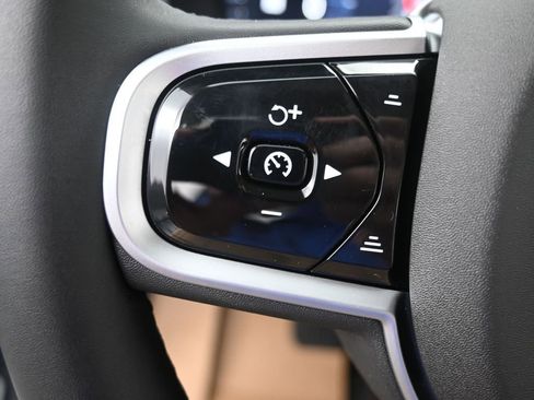 New 2026 Volvo XC90 B5 Core AWD/4WD image 17