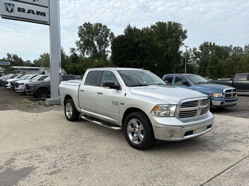 Used 2017 RAM 1500 Big Horn AWD/4WD image 3