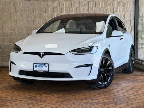 Used 2023 Tesla Model X AWD/4WD image 3