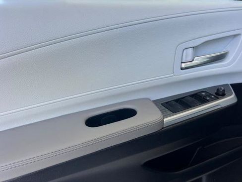 Certified 2025 Toyota Sienna XLE FWD image 12
