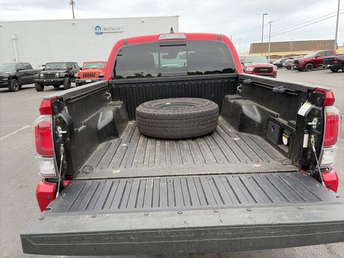 Used 2023 Toyota Tacoma TRD Off-Road w/ Technology Package image 10