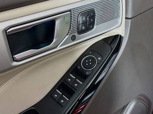 Used 2021 Ford Explorer Platinum w/ Equipment Group 601A image 19