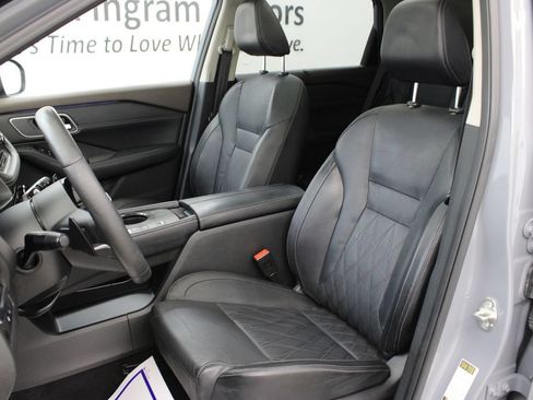 Used 2023 Nissan Rogue Platinum w/ Platinum Premium Package FWD image 16