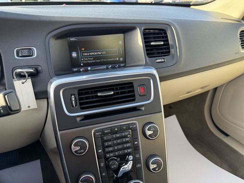 Used 2014 Volvo S60 T5 image 22