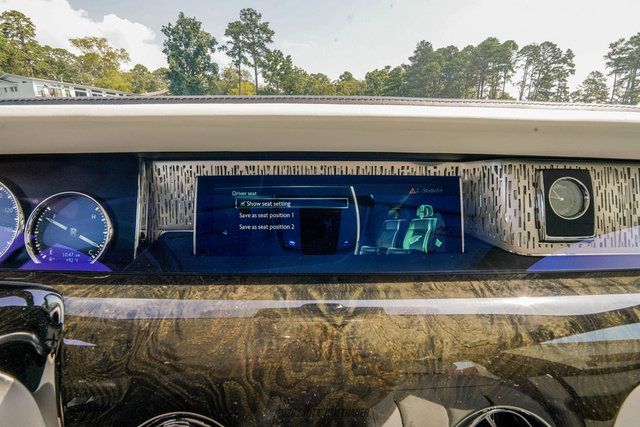 Used 2020 Rolls-Royce Phantom Sedan RWD image 52