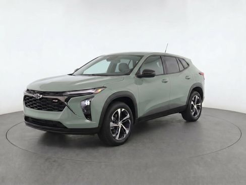 Used 2024 Chevrolet Trax RS w/ Driver Confidence Package FWD image 1