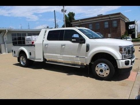 New 2022 Ford F450 Platinum image 1