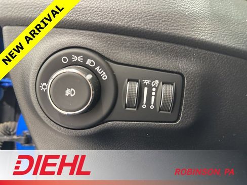 Certified 2019 Jeep Compass Latitude w/ Cold Weather Group image 21