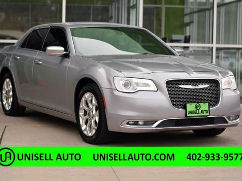 Used 2017 Chrysler 300 C Platinum image 1
