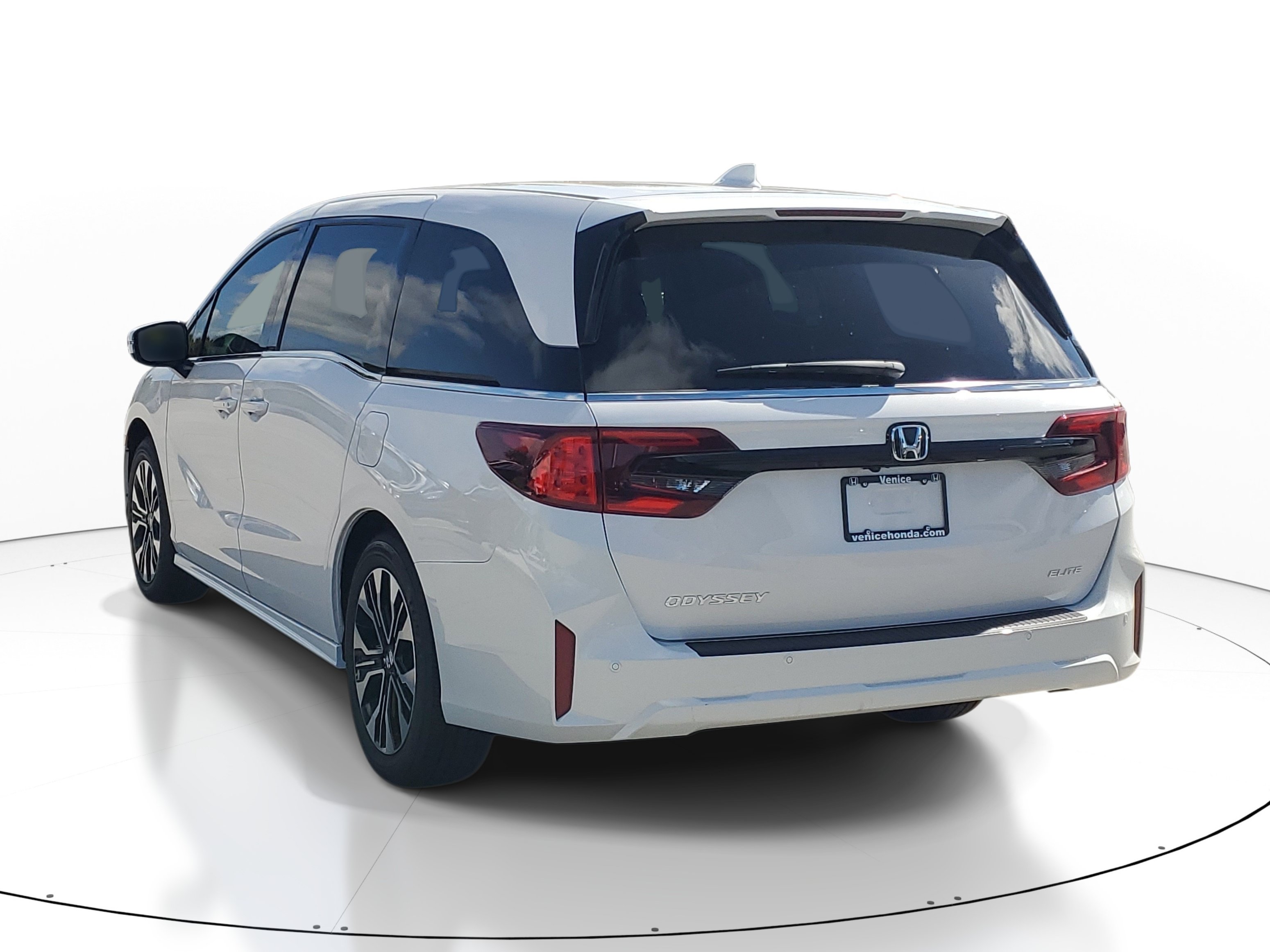 New 2027 Honda Odyssey Elite image 4