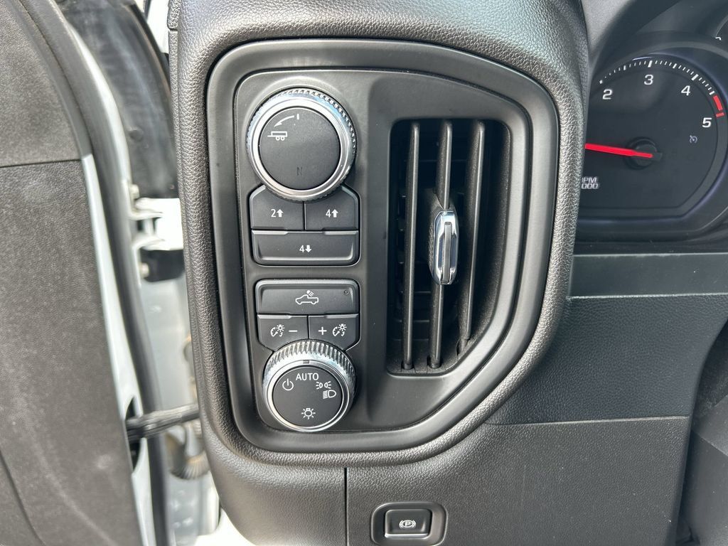 Used 2023 GMC Sierra 3500 Pro w/ Gooseneck/5TH Wheel Package AWD/4WD image 18