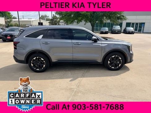 Certified 2025 Kia Sorento S w/ Panoramic Sunroof Package FWD image 15