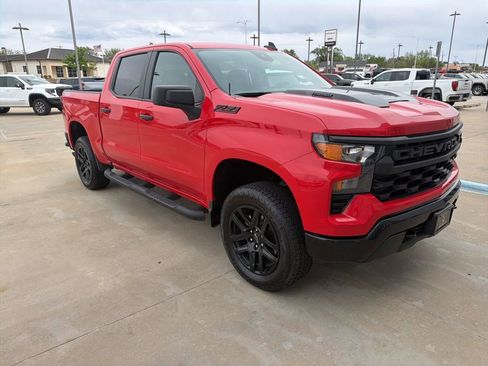 Used 2025 Chevrolet Silverado 1500 Custom Trail Boss w/ Turbomax Blackout Package image 3