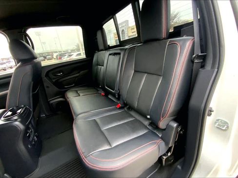 Used 2024 Nissan Titan PRO-4X w/ Pro-4x Convenience Package image 18