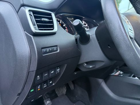 Used 2016 Nissan Rogue SL w/ SL Premium Package image 15