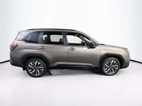 Used 2025 Subaru Forester Touring w/ Protection Package (1PH) AWD/4WD image 4