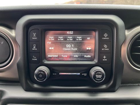 Used 2018 Jeep Wrangler Sport image 13