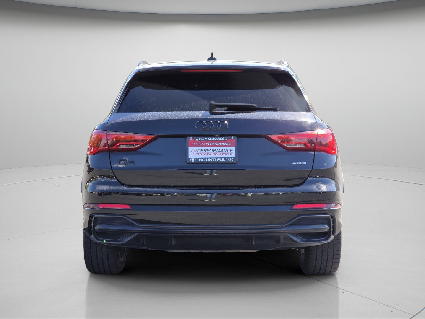 Used 2022 Audi Q3 2.0T Premium w/ Black Optic Sport Package AWD/4WD image 22