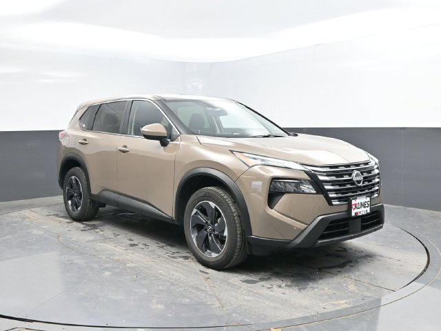 Used 2025 Nissan Rogue SV AWD/4WD image 4