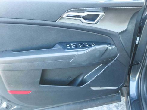 Used 2024 Kia Sportage LX image 20