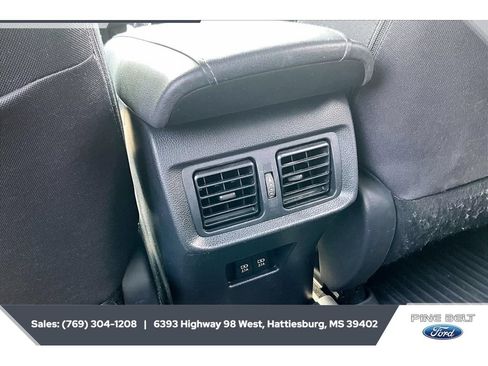 Used 2021 Toyota Venza LE AWD/4WD image 25