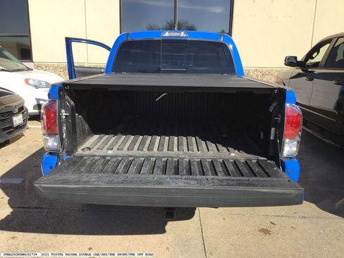 Used 2021 Toyota Tacoma TRD Sport image 17