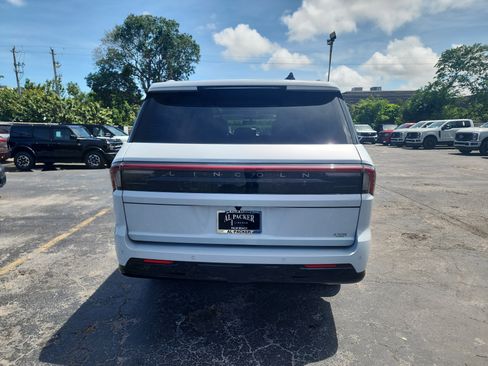 New 2026 Lincoln Navigator L Reserve AWD/4WD image 5