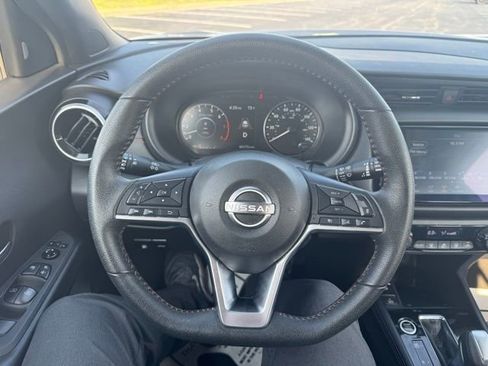 Used 2024 Nissan Kicks SR image 15