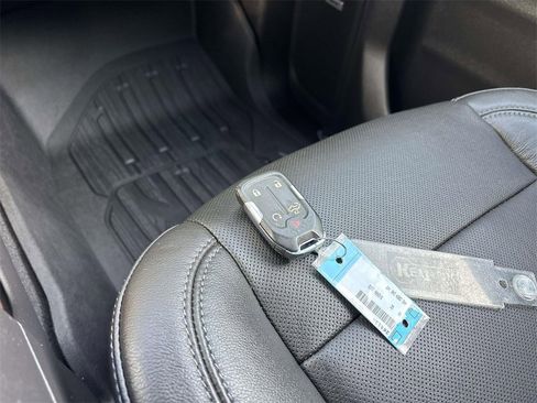 Used 2019 GMC Sierra 1500 SLT w/ SLT Premium Plus Package image 31