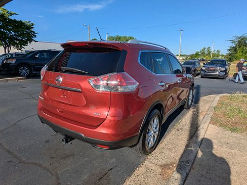 Used 2015 Nissan Rogue SV w/ SV Premium Package FWD image 6