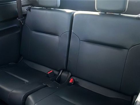 Used 2024 Mitsubishi Outlander SE image 19