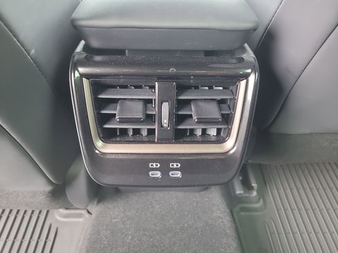 Used 2025 Toyota Crown XLE image 14