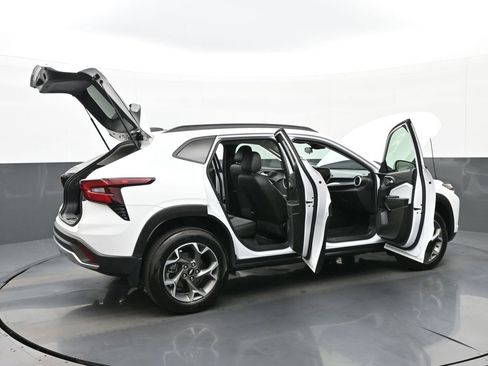 Used 2024 Chevrolet Trax LT w/ Driver Confidence Package image 47