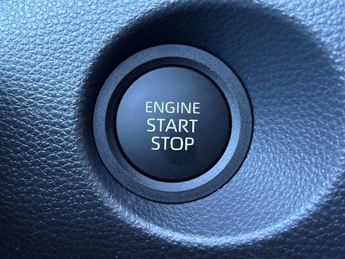 Used 2026 Toyota Corolla Cross LE image 19