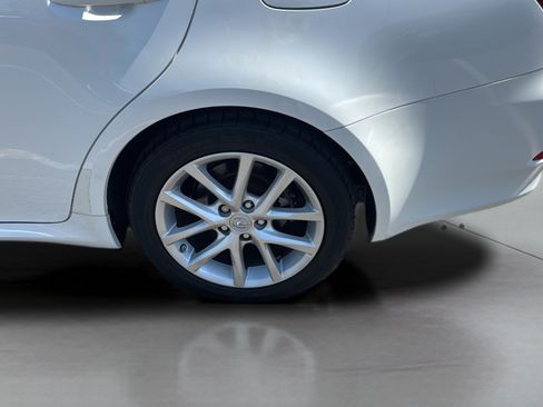 Used 2011 Lexus IS 250 w/ Premium Pkg Value Edition RWD image 37