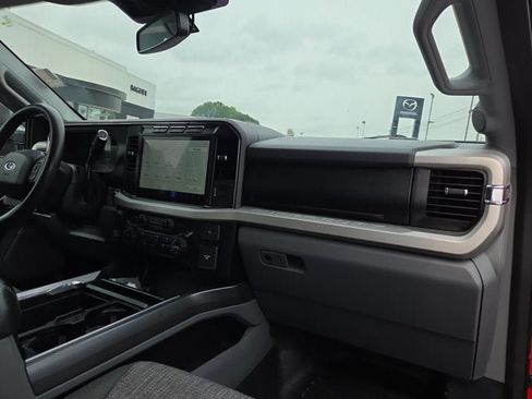Used 2023 Ford F250 XLT w/ XLT Premium Package AWD/4WD image 14