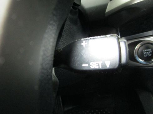 Used 2017 Toyota Tacoma Limited image 44