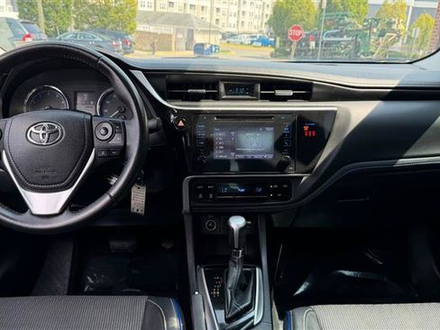 Used 2019 Toyota Corolla SE FWD image 21