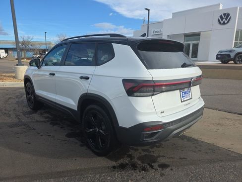 New 2026 Volkswagen Taos SE AWD/4WD image 3