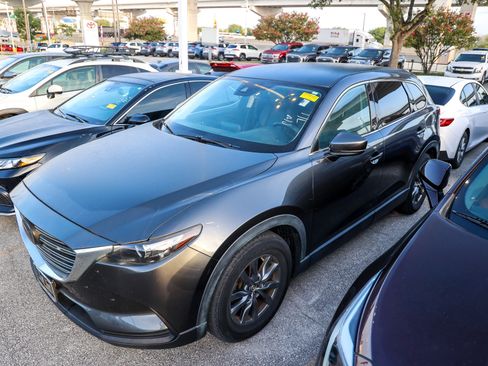Used 2019 MAZDA CX-9 Touring FWD image 3