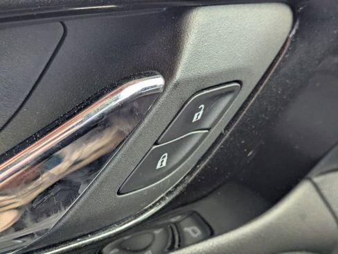 Certified 2023 Chevrolet Traverse RS image 28