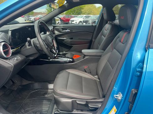 Certified 2025 Chevrolet Trax RS w/ Driver Confidence Package FWD image 12