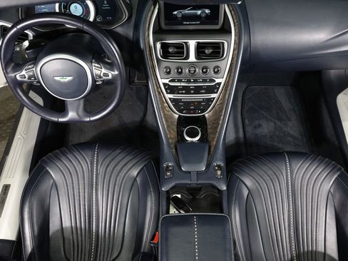 Used 2019 Aston Martin DB11 Volante image 10