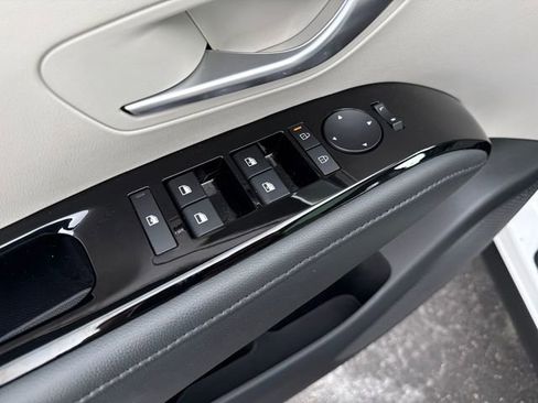 Certified 2025 Hyundai Tucson Limited image 9